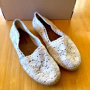 Bobs by Skechers SZ 7. Like Tom’s 👍🏼